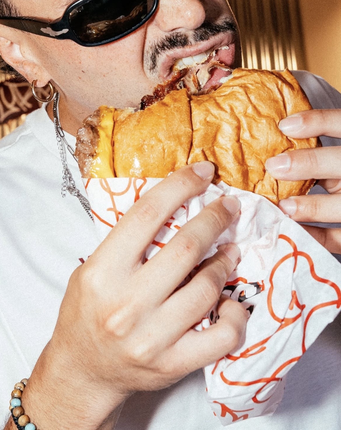 Morso a uno smash burger SLURP